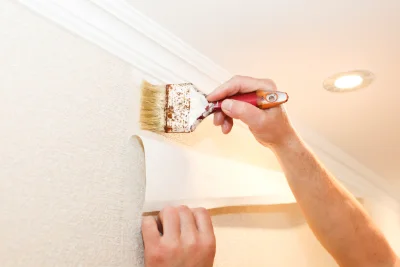 Pose de papier peint à Locmélar — revêtements muraux et toiles de verre